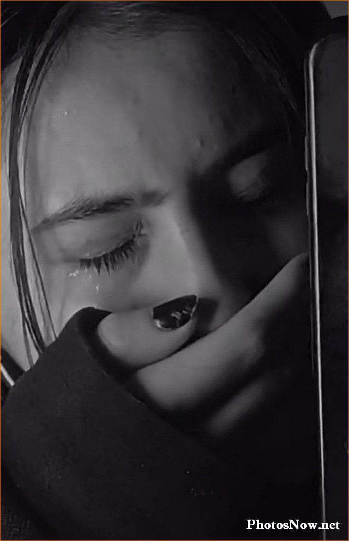 crying-girl-dp