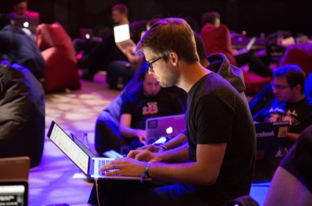 Technologies and Computers:Transforming Online Gaming