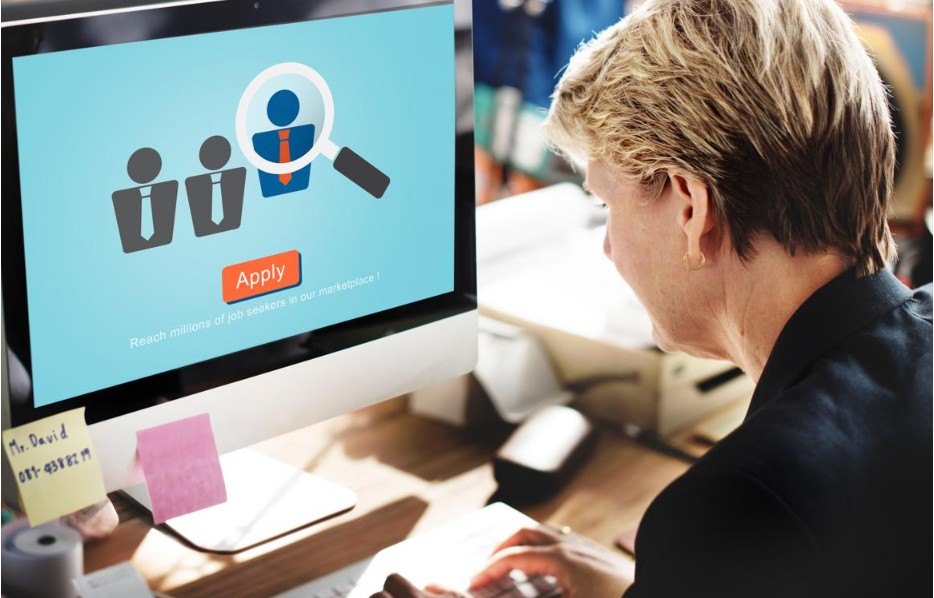 LinkedIn Algorithms in 2025: How to Increase Reach and Engagement