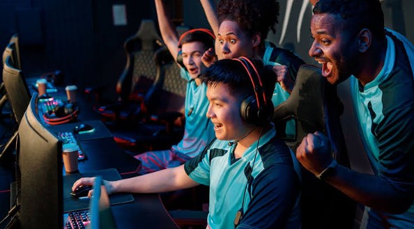 How Online Gaming Changed My Understanding of Community and Strategy