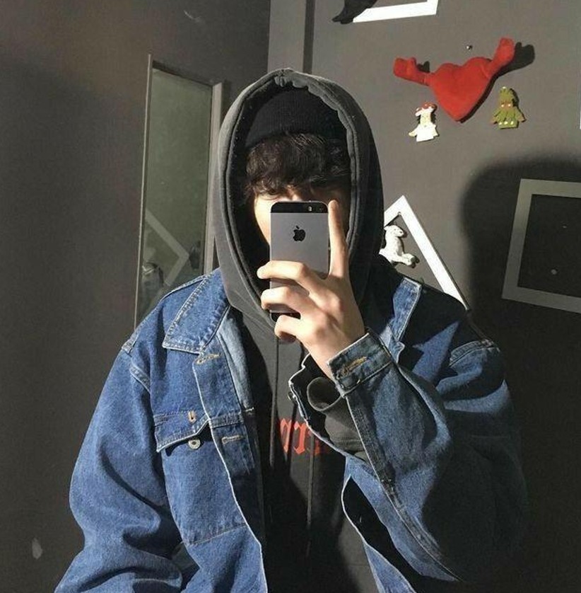 Attractive Instagram hidden face DP for boys with a stylish pose