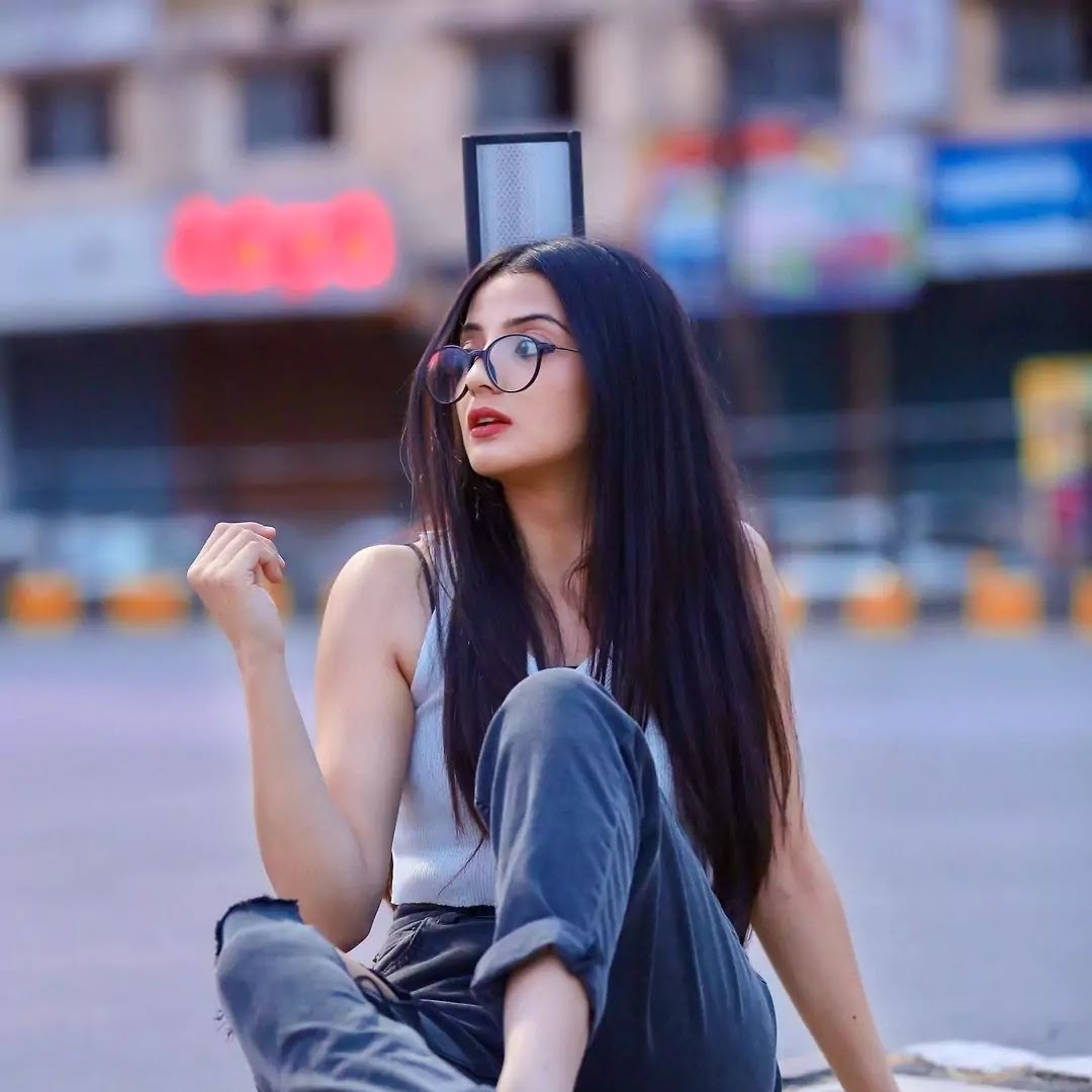 Ladki Ka Photo: 100+ Cute, Sad & Stylish Girl DP (2026) Cute girl portrait for ladki ka DP