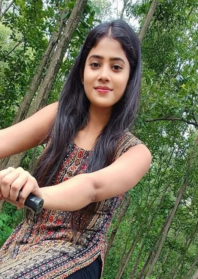 Ladki Ka Photo: 100+ Cute, Sad & Stylish Girl DP (2026) Ladki Ka Photo Dikhaiye