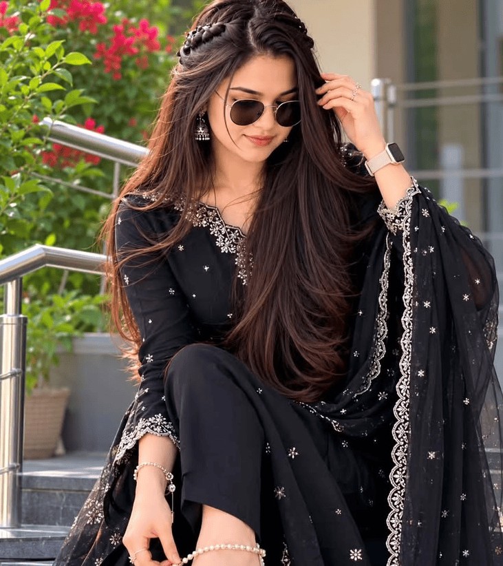Ladki Ka Photo: 100+ Cute, Sad & Stylish Girl DP (2026) Cute ladki photo DP with a lovely smile